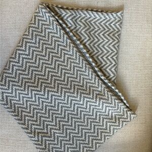 JCrew Grey & Cream ZigZag Scarf
